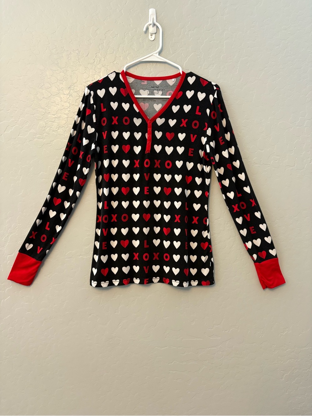 Little Sleepies women's black xoxo heart pajama top size XS